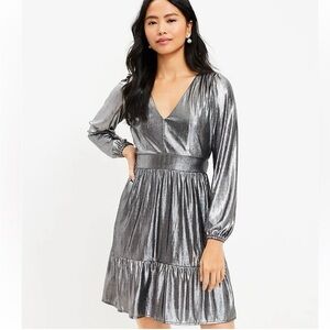 Loft Silver Metallic Shimmer Ruffled V Neck Dress – 14 – Never Worn